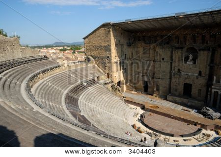 Teatro Romano de antigos em Orange, França
