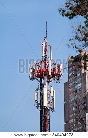 Telecommunication Network Repeaters, Base Transceiver Station. Tower Wireless Communication Antenna 
