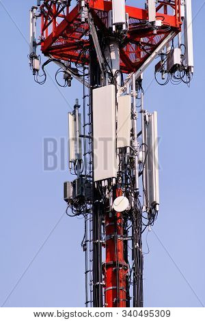 Telecommunication Network Repeaters, Base Transceiver Station. Tower Wireless Communication Antenna 