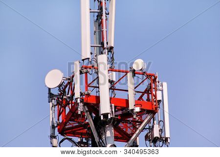 Telecommunication Network Repeaters, Base Transceiver Station. Tower Wireless Communication Antenna 
