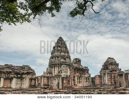 Pimai temple principal
