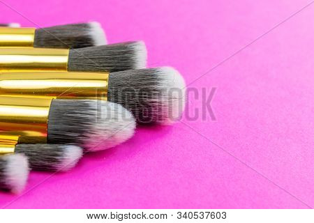 Brushes Make Up. Cosmetic Drawing Products For Woman Body. Glamo