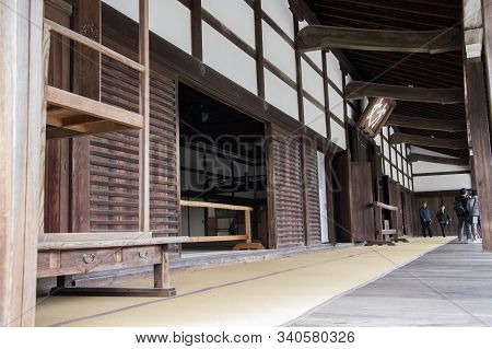 Kyoto, Japan- 26 Nov, 2019: Tourists Visit Tenryu-ji In Kyoto Japan. Tenryu-ji Is Famous For Its Sce