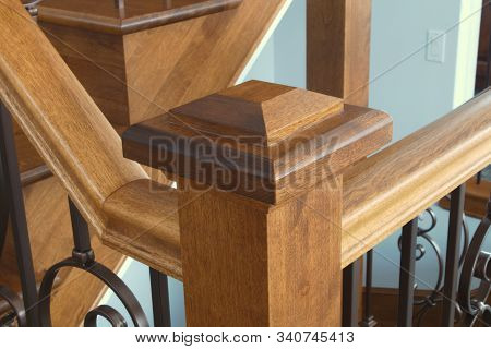 Hardwood Newel Post Staircase Classic Style Interior Steps Stairway Design