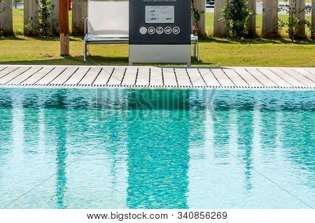 Hotel Swimmingpool. Best Hotel At Troia, Portugal