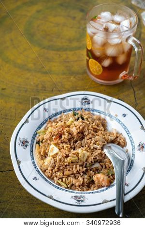 Thai Seafoos Fried Rice With Vegetablecorn With Ice Tae. Thai Food Menu And Recipe.