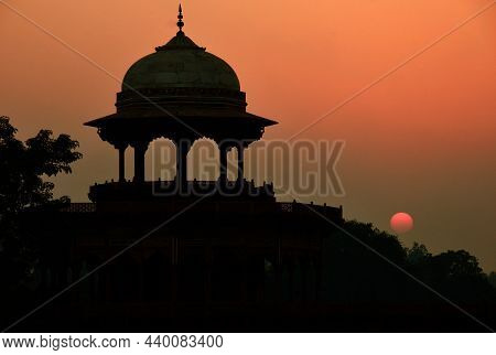 Sunset At Taj Mahal Jawab In Agra, India