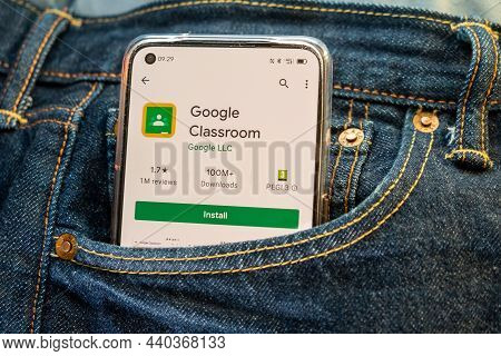 Madrid, Spain. 11-18-2021: Smartphone In The Pocket Of A Jean, On The Screen The Google Play Store W