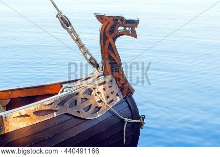 Petrozavodsk, Russia - October 3th,2021: A Decorative Wooden Head Of A Wolf On A Sailing Ship Of The