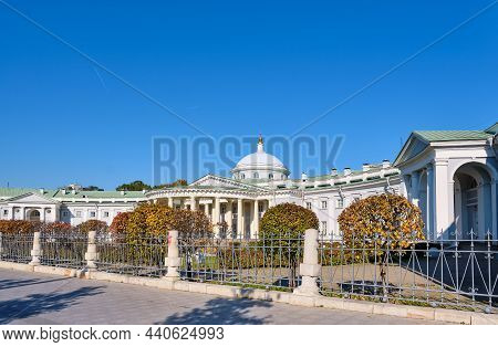 Bolshaya Sukharevskaya Square, Building Of The Hospice Sheremetev At The Sklifosovsky Research Insti