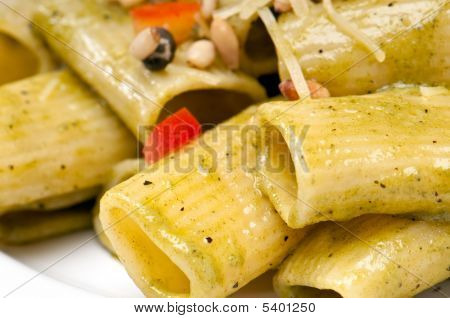 Insalata di pasta da vicino.