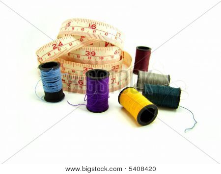 Conjunto de fio e fita métrica