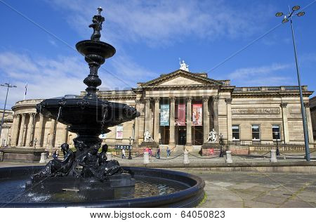 Walker Art Gallery And Steble Fountain In Liverpool