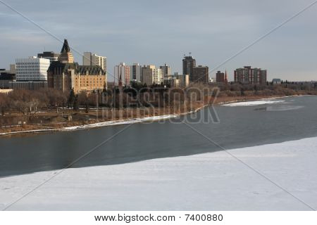 Saskatoon panoráma, Saskatchewan River zima