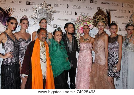 LOS ANGELES - OCT 15:  Sue Wong, Dave Navarro, Katie Cleary, models at the Sue Wong 