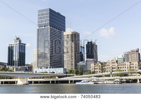 Brisbane cityscape with Victoria bridge