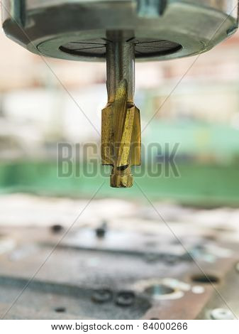 Operator Machining Mold And Die Parts For Automotive