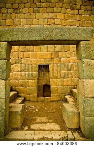 Door construction, Ingapirca important inca ruins in Ecuador