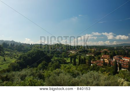 쌍 투 스 카 니, 이탈리아의 언덕에서 높은 빌라의