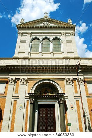 Little Sacro Cuore Church In Rome Near Termini Station