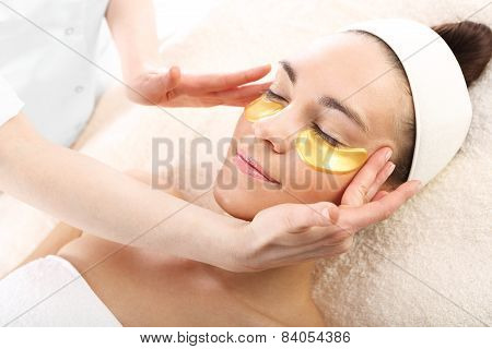Gold mask, skin care around the eyes and mouth, Gold pads, reduction of wrinkles