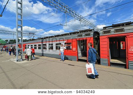 Moscow, Russia - 17.06.2015. Train A Large Russian Carrier Russian Railways At  Leningrad Station. I