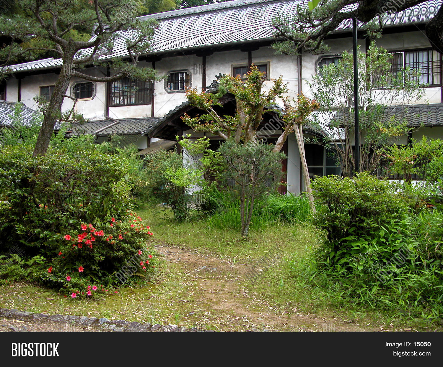 Japanese Backyard Image & Photo (Free Trial) | Bigstock