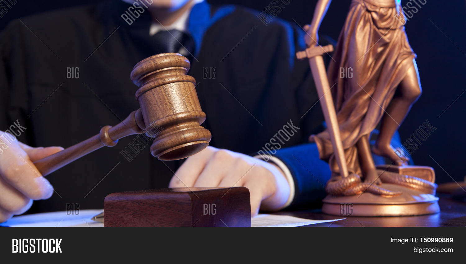 Imagen y foto Judge. Male Judge (prueba gratis) Bigstock