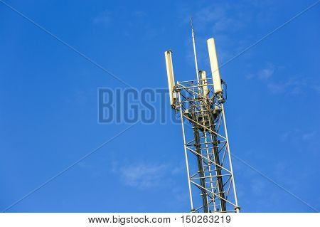 A High Telecommunication Network Antenna Outside