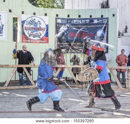 Rostov-on-Don Russia- October 012016: Fight knights in the arena of the park W. Cherevichkin