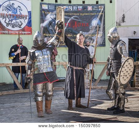 Rostov-on-Don Russia- October 012016: Fight knights in the arena of the park W. Cherevichkin