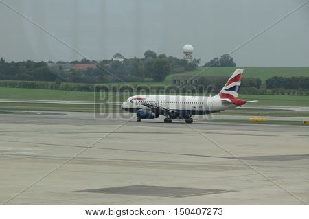 VIENNA SCHWECHAT AUSTRIA - CIRCA OCTOBER 2015: Airbus 319-100 aircraft of the British Airways at the airport.