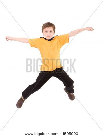 跳跃的小男孩