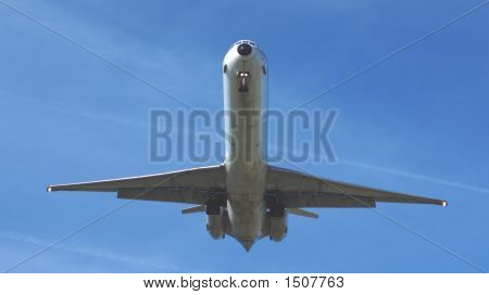 Big Airliner Flying Over To Land