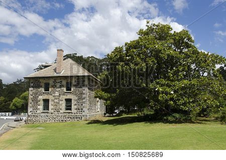 Pacific-nz-new-zealand-old-house-architecture-urbanism-northland-kerikeri-stone-store-