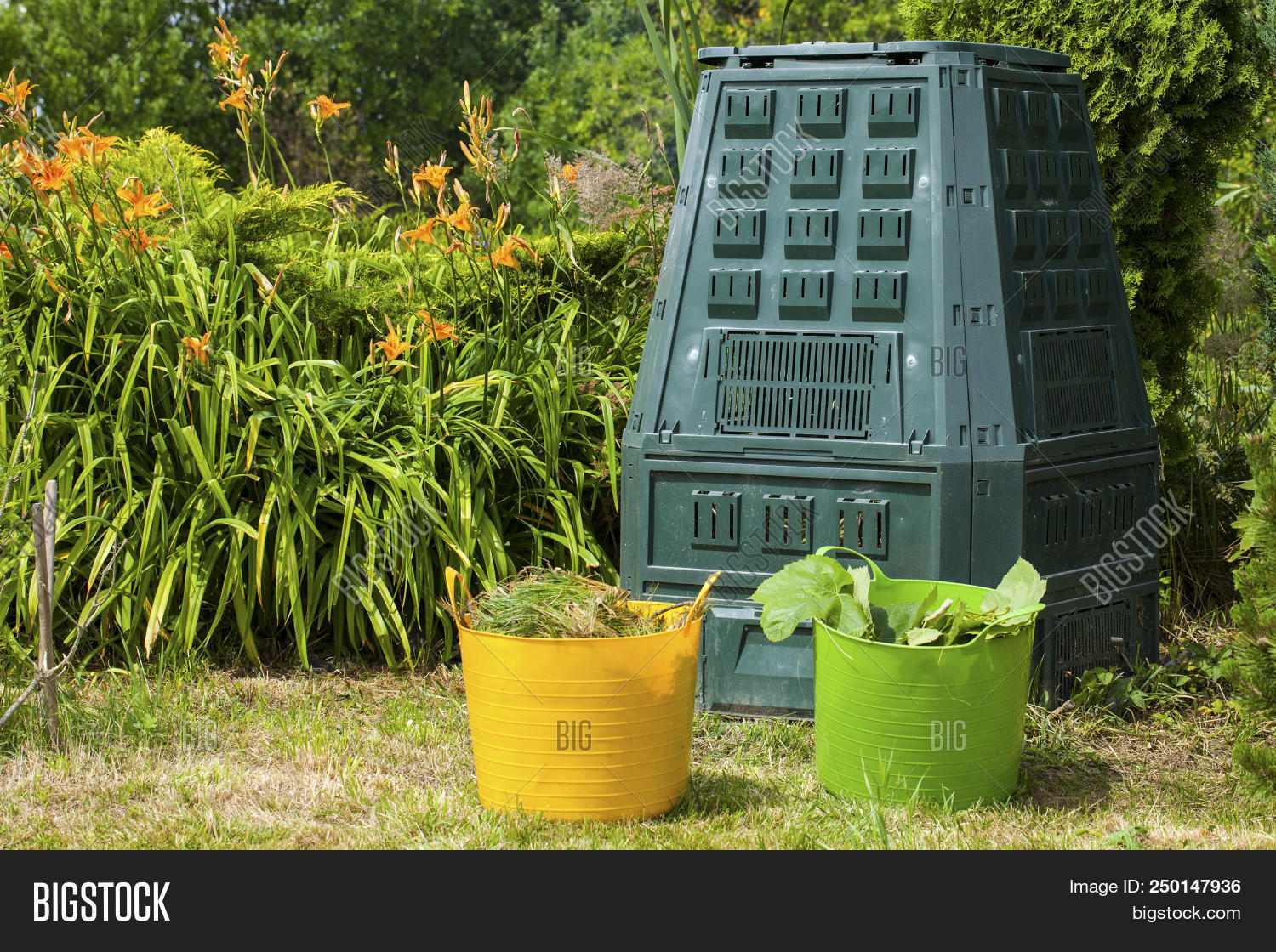 Compost Bin Mulch Image & Photo (Free Trial) Bigstock