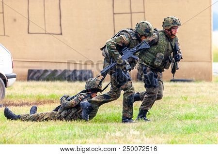 Feldkirchen / Germany - June 9, 2018: German Soldier On An Exercise At Open Day On Day Of The Bundes