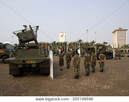 Army And Tank At Tugu Monumen Nasional. Travel In Jakarta, The Capital Of Indonesia. 4Th October, 20