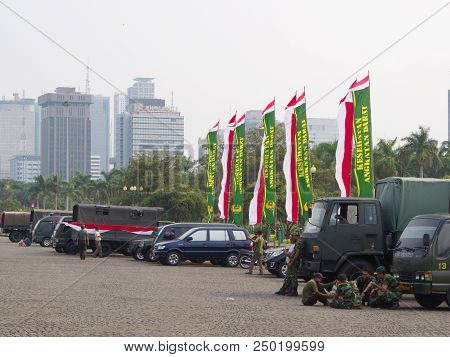 Army And Tank At Tugu Monumen Nasional. Travel In Jakarta, The Capital Of Indonesia. 4Th October, 20