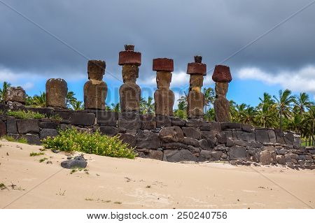 Anakena Palm Beach And Moais Statues Site Ahu Nao Nao, Easter Island, Chile