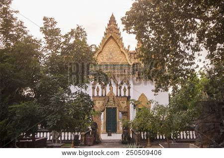 Cambodia Kampong Thom Phnom Santuk Temple