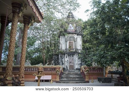 Cambodia Kampong Thom Phnom Santuk Temple