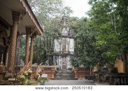 Cambodia Kampong Thom Phnom Santuk Temple
