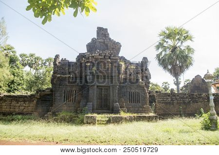 Cambodia Kampong Thom Prast Kuha Nokor Temple