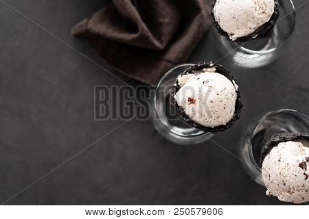Speciality Italian Stracciatella Ice Cream Scoop With Flakes Of Dark Chocolate In A Creamy Vanilla I