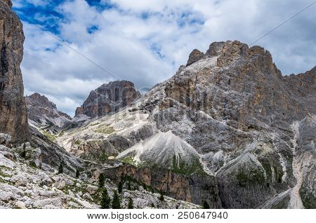 Rosengarten Catinaccio Massif, Dolomites, Italy. Spectacular View In Val Di Fassa, Dolomiti Mountain