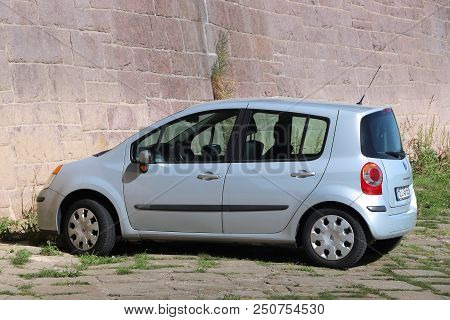 Meissen, Germany - May 5, 2018: Renault Modus Compact Mini-mpv Car Parked In Germany. There Were 45.
