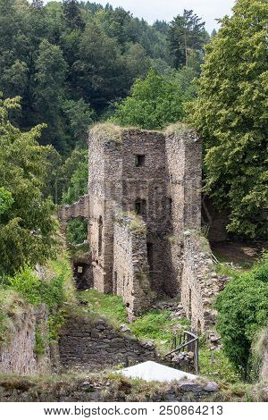 Old Ruin Castle Divci Kamen Near Village Brloh, Main Tower