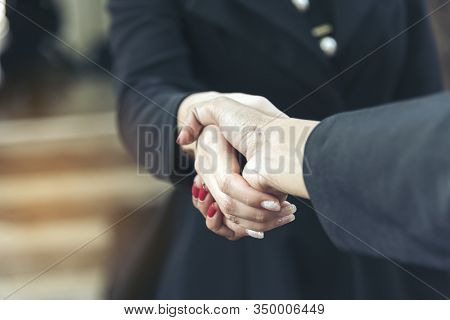 Habits Of Leaders Who Inspire Loyal Businessman With Loyalty.leaders Still Excel At Remarkable Loyal