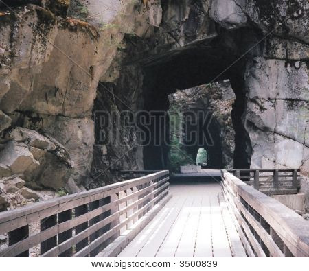 Quintette Tunnels
